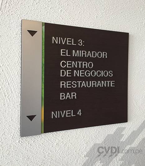Señalética corporativa (placa indicativa de espacios) - Hotel Hilton Cuzco